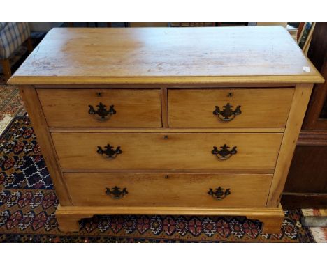 A 19th century light wood two over two chest of drawers. [84x105x47cm] 