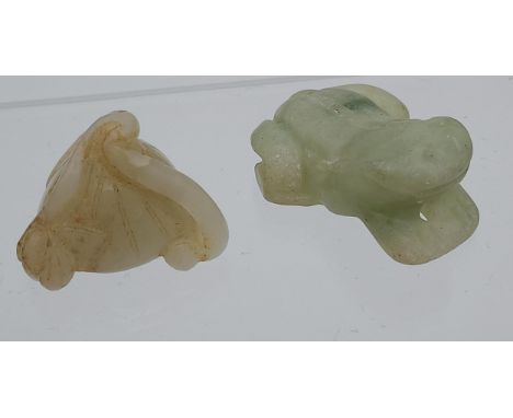 A Lot of two Chinese hand carved jade sculptures, Frog and lotus style flower. 