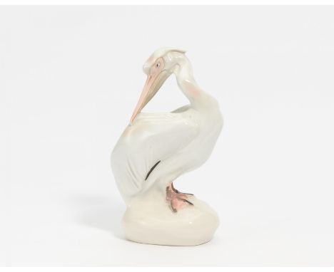 PELIKAN. Meissen. Datierung: Vor 1924. Meister/Entwerfer: Entwurf P. Walther, 1906. Material: Porzellan, farbig staffiert. Ma