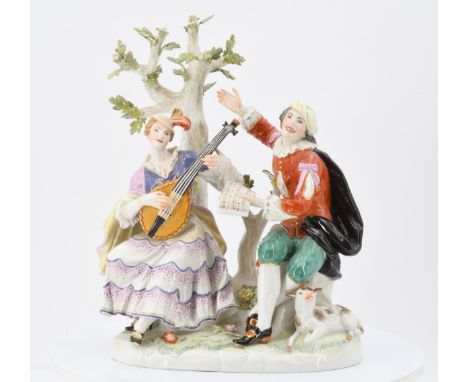 SCHÄFERGRUPPE AM BAUM. Meissen. Datierung: 20.Jh. Meister/Entwerfer: Entwurf J.J. Kaendler. Technik: Porzellan, farbig und go
