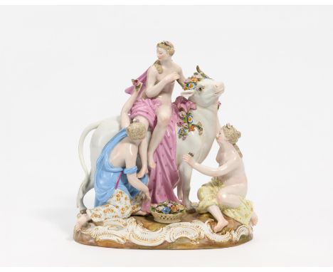EUROPA AUF DEM STIER. Meissen. Datierung: 19.Jh. Meister/Entwerfer: Entwurf J.F. Eberlein. Technik: Porzellan, farbig und gol