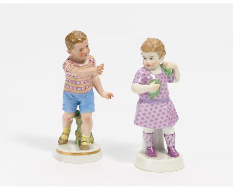 KNABE UND MÄDCHEN MIT TRAUBEN. Meissen. Datierung: 20. Jh. Meister/Entwerfer: Entwurf A. König, 1914-1918. Material: Porzella