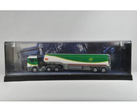 Corgi 1/50 diecast commercial modern truck - BP Tanker. MIB
