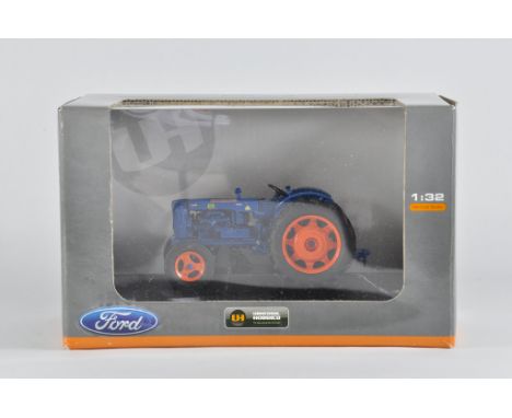 Universal Hobbies 1/32 Fordson Power Major Tractor. Ex Display. Some damage so F to G in Opened box.