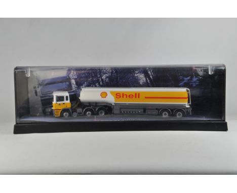 Corgi 1/50 diecast commercial modern truck - Shell Tanker. MIB