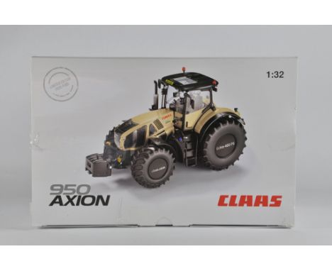 Wiking 1/32 Claas 950 Axion Tractor Special TAXI edition. Ex Display. VG to E in Opened Box.