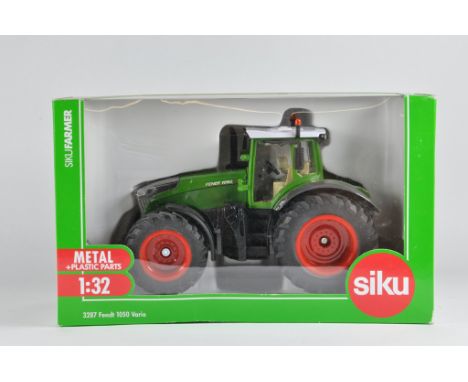 Siku 1/32 Fendt 1050 Tractor. M in Box.