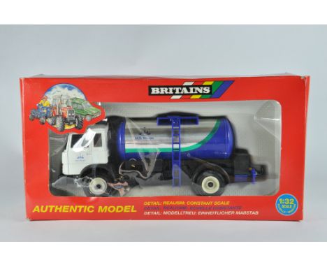 Britains 1/32 Milk Marque Tranker. M in Box.