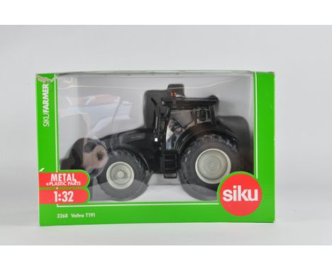 Siku 1/32 Valtra T191 Black Tractor. Ex Display so VG to E in Opened Box.