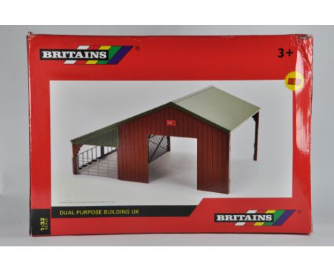 Britains 1/32 Dual Purpose Farm Building Set. M in Box.