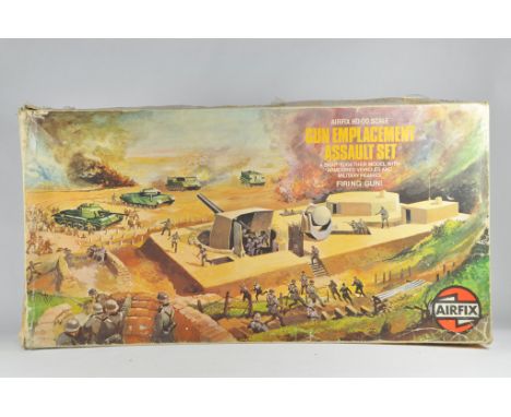 Airfix HO SCALE Gun Emplacement Assault Set. Complete. 