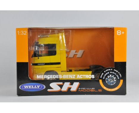 Welly 1/32 Mercedes Actros Truck Tractor Unit. Yellow. M in Box.