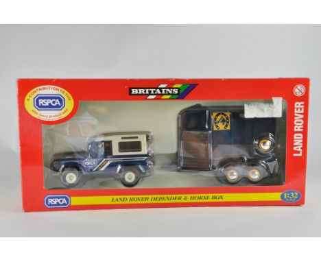 Britains 1/32 RSPCA Land Rover Defender and Horsebox Set. M in Box.