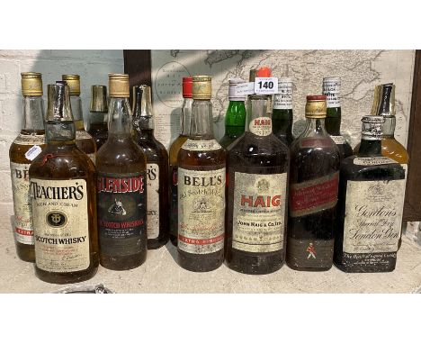 15 VINTAGE BOTTLES OF MIXED WHISKY 