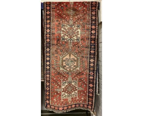 NORTH WEST PERSIAN HERIZ RUNNER 310CM X 86CM