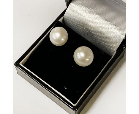 LARGE PEARL STUD EARRINGS