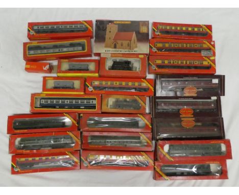 Hornby OO gauge - selection of boxed Railway items (boxes poor) including Dock Authority tank engine, BR tank engine, selecti