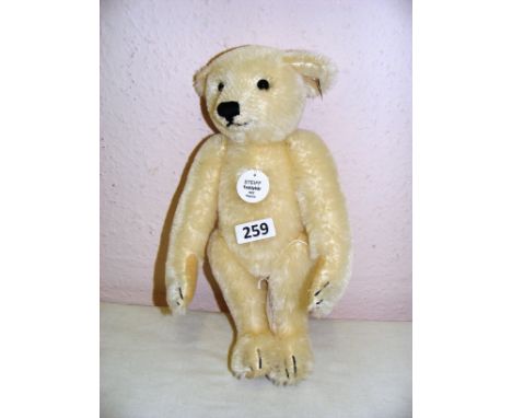 A Steiff 406898 replica 1922 Teddy Bear limited edition, unboxed. CONDITION REPORT: Good condition.