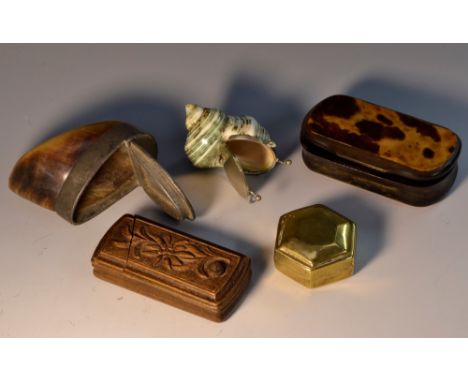 A 19th century tortoiseshell and horn rounded rectangular snuff box, hinged cover, 8.5cm wide; a 19th century hoof section sn