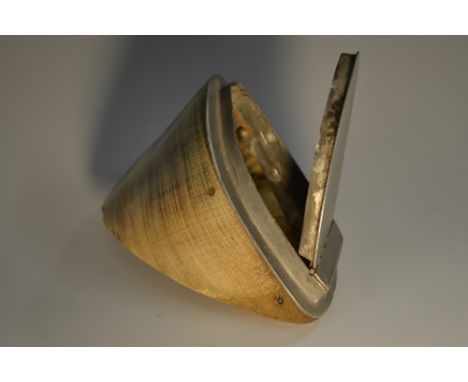 A 19th century hoof section snuff box, probably Scottish, hinged cover, 9cm wide, c.1880
