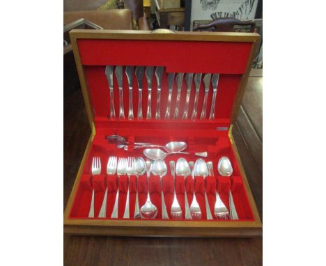 A vintage Flexfit canteen of silver plated cutlery 