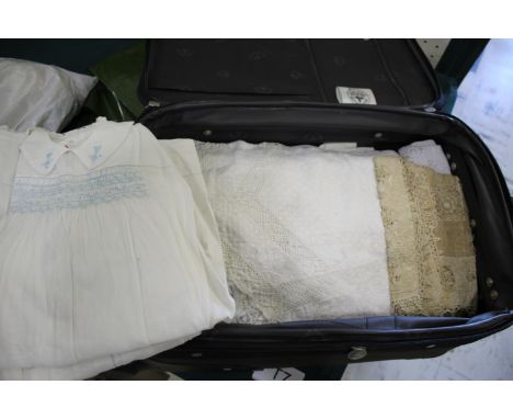 QUANTITY OF VINTAGE LINEN, LACE &amp; VINTAGE CLOTHING including a qty of late 19thc and early 20thc household linens with mo