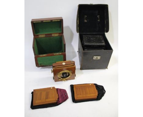 PLATE CAMERA - BAUSCH &amp; LOMB a mahogany cased plate camera by Bausch &amp; Lomb, retailed by E &amp; T Underwood and with