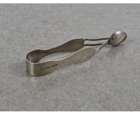 An unusual pair of Edwardian silver interlocking sugar tongs  Sampson Mordan &amp; Co, Chester, 1908, RD 531500, worked by sq