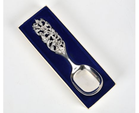 A Norwegian R. Elvesaeter silver cream ladle  with openwork leaf pattern handle,  in original box, ‘R ELVESÆTER 1825’ maker’s