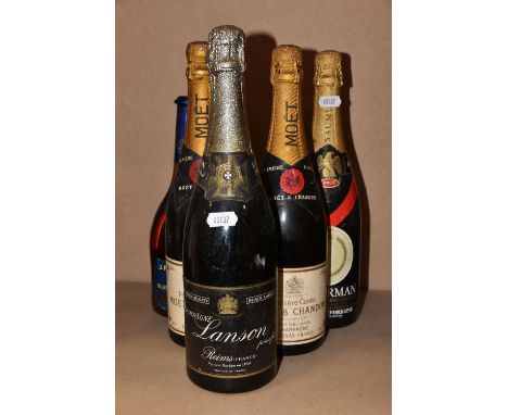 CHAMPAGNE / WINE, Five Bottles comprising 1 x LANSON BLACK LABEL Champagne, 2 x MOET &amp; CHANDON PREMIER CUVEE Champagne, 1