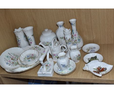 A COLLECTION OF APPROXIMATELY EIGHTEEN ANYSLEY 'WILD TUDOR' GIFTWARE ITEMS to include six vases of assorted form, a candlesti