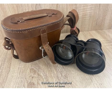 VINTAGE GIEVE MATHEWS BINOCULARS IN CASE
