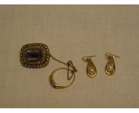 A Victorian gold dress ring set three sapphires and two small diamonds; amethyst and pearl mounted rectangular brooch and a p