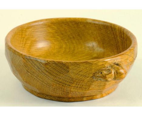 A MOUSEMAN OAK BOWL BY ROBERT THOMPSON OF KILBURN