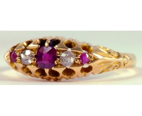 A RUBY AND DIAMOND FIVE STONE RING IN 18CT GOLD, CHESTER 1906, 2.5G