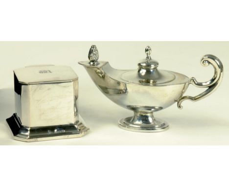 A SILVER CIGAR LAMP (MARKS RUBBED) AND A SILVER INKWELL, CHESTER 1913, 1OZ 10DWTS WEIGHABLE