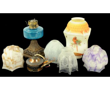 AN EARLY 20TH CENTURY OXIDISED BRASS HALL LIGHT AND A CONTEMPORARY GLASS LAMPSHADE, FOUR VARIOUS GLASS LAMPSHADES AND A VICTO