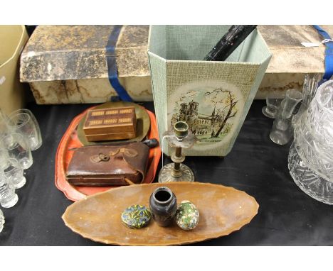 Mixed works of art to include, inlaid cribbage board, brass hand bell with turned wooden handle, an artists paint brush tin, 