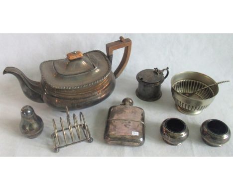 A quantity of miscellaneous silver and silver plate, to include: teapot, toast rack, flask and other associated items.