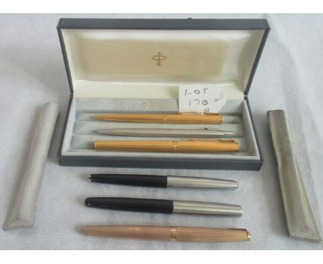 A 9ct gold Parker 51 fountain pen, together with five other related pens. Condition Report: 9ct gold Parker pen, overall cond