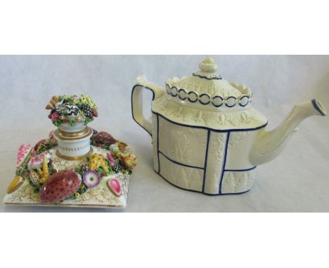 A nineteenth century English porcelain Chamberlain/Worcester seashell encrusted scent bottle, together with a Castleford-type