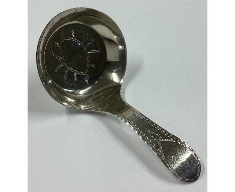 A good small Georgian silver caddy scoop with bright-cut decoration. Birmingham 1798. Approx. 6 grams.