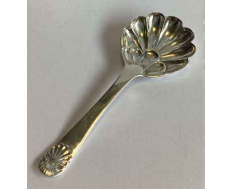 A heavy silver caddy spoon with shell bowl in the Georgian style. London 1898. By TB. Approx. 16 grams.