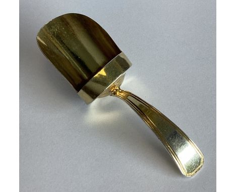 A fine quality Georgian silver gilt caddy scoop. London 1802. By J&S. Approx. 14 grams.