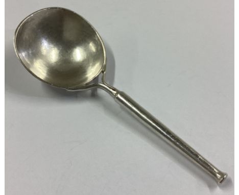 An unusual Modernistic silver caddy spoon of tapering form. London. By GGB. Approx. 22 grams.