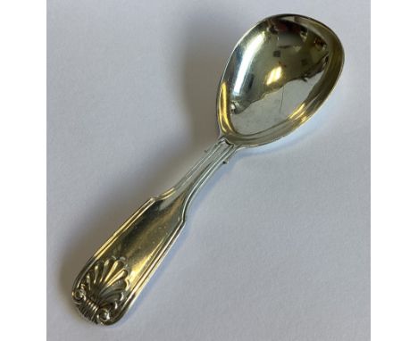 A heavy Victorian silver fiddle thread and shell pattern caddy spoon. London 1851. By RE. Approx. 22 grams.