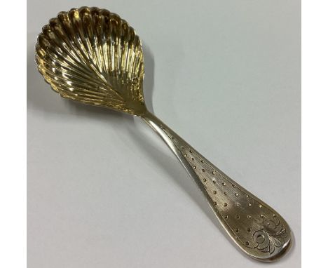A good quality French silver caddy spoon of tapering form with fluted bowl. Approx. 15 grams.