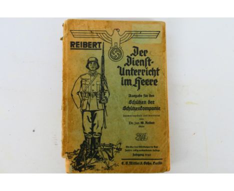 A World War Two (WW2 / WWII) German army training manual, Der Dienstunterricht im heere. [W]