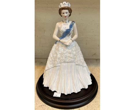 A Royal Worcester limited edition figure:&nbsp; Her Regal Majesty, CW 637 417/4950 