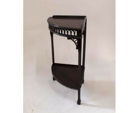 A Chinese Chippendale Revival Mahogany Corner Stand. 20th century. 73cm x49cm x35cm